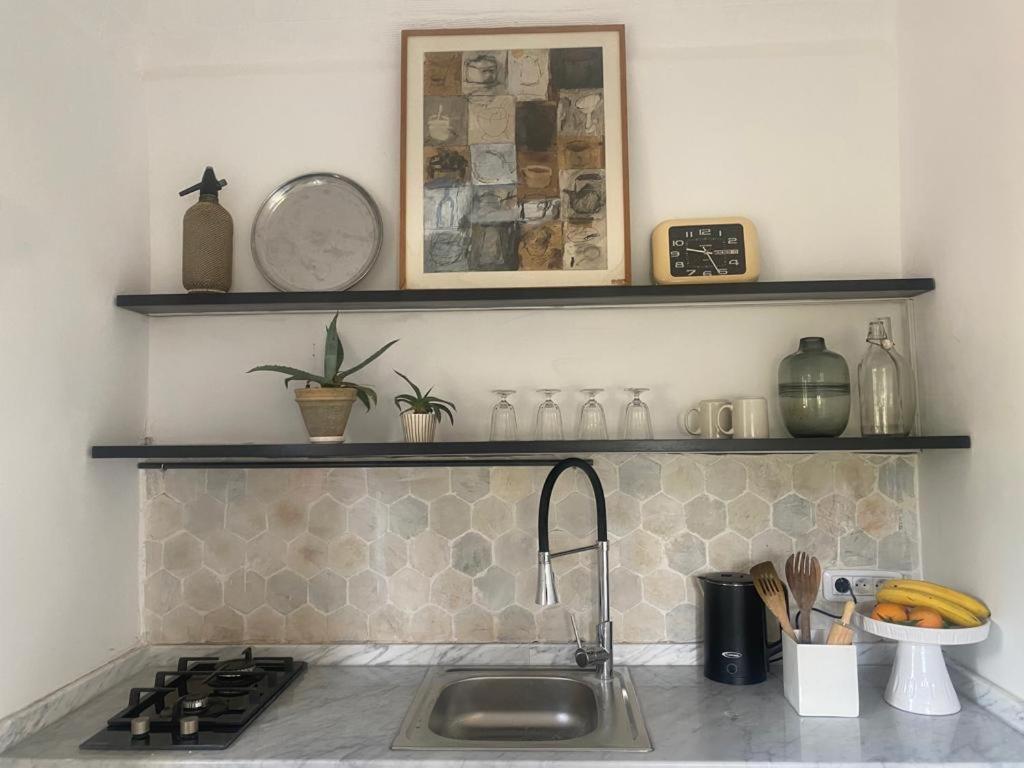 Lella Zohra, Studio Avec Piscine A Sidi Bou Said Bed & Breakfast Dış mekan fotoğraf